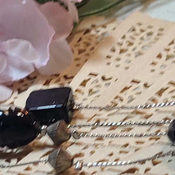 Glass BLACk Beads Necklace for sale - Picture 4 of 13